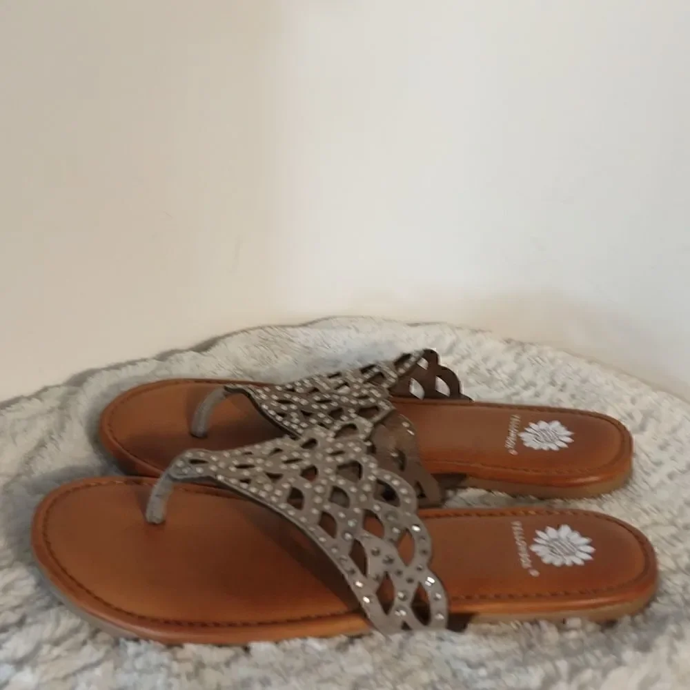 Yellow Box "Capricorn" Woman's Thong Sandals - Picture 2 of 6